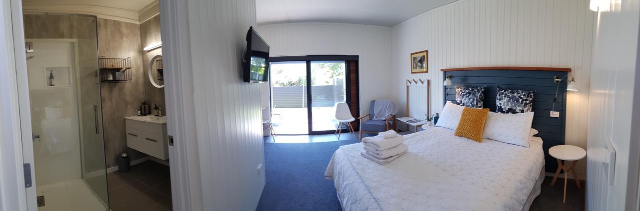 Admiral Waters Bed and Breakfast Cooks Beach Εξωτερικό φωτογραφία